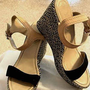 Vince Camuto Black and Tan Wedges